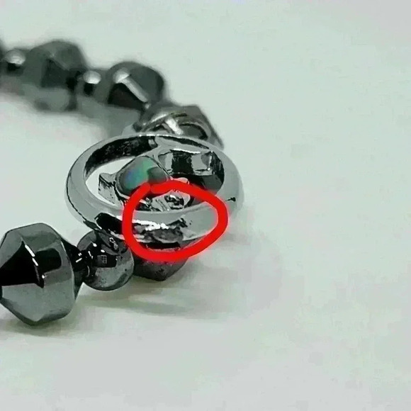 Beautiful Shiny Beaded Bracelet with Dolphin Pendant - Picture 4 of 4